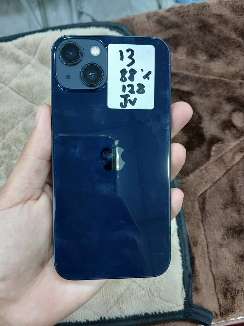 Apple iPhone 13 4