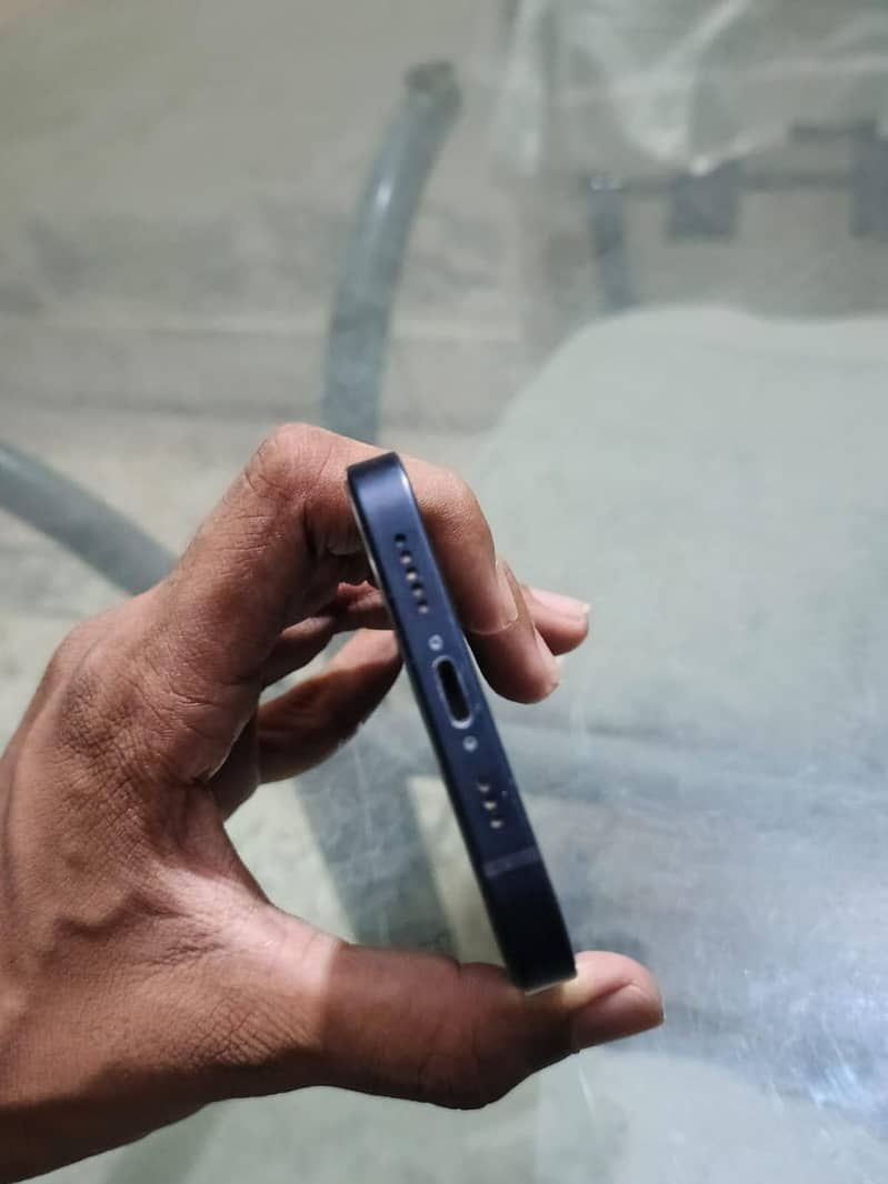 Apple iPhone 12 1
