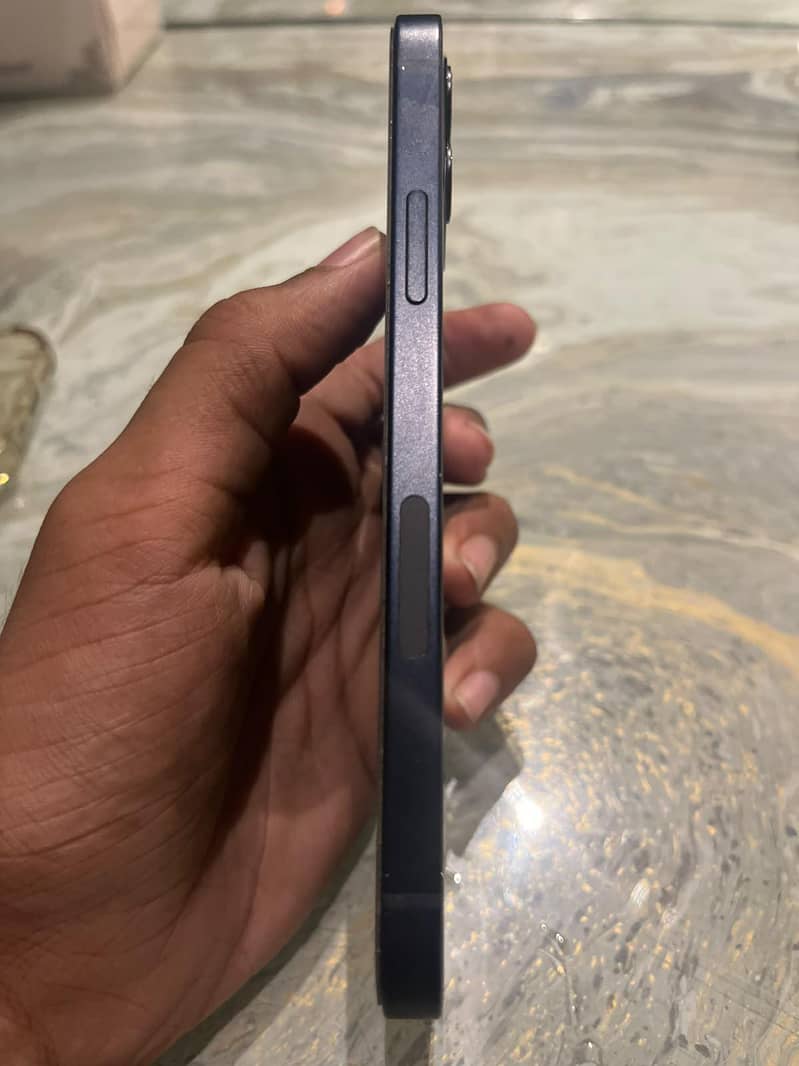 Apple iPhone 12 3