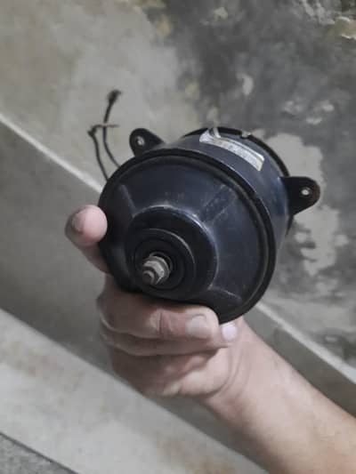 Suzuki cultus 2010 radiator fan motor