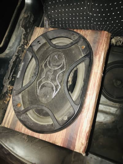 2 car speaker for sale