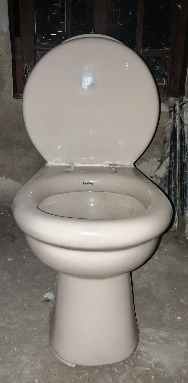 Lambrey Commode 0