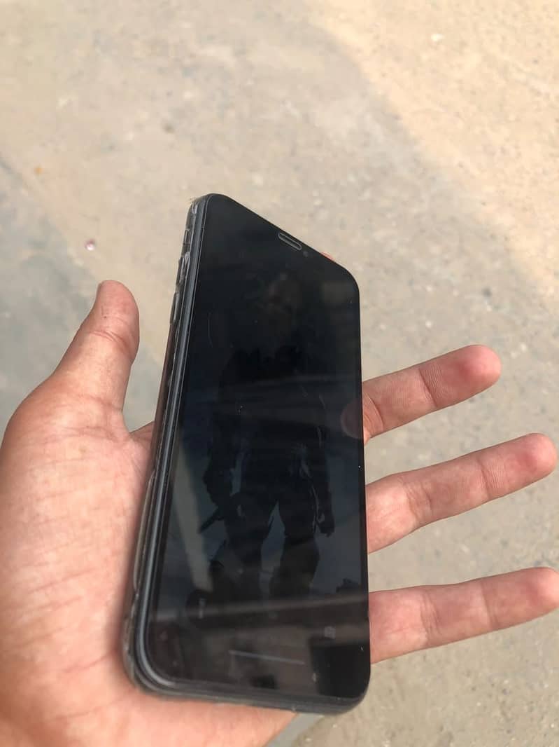 Apple iPhone XS 1