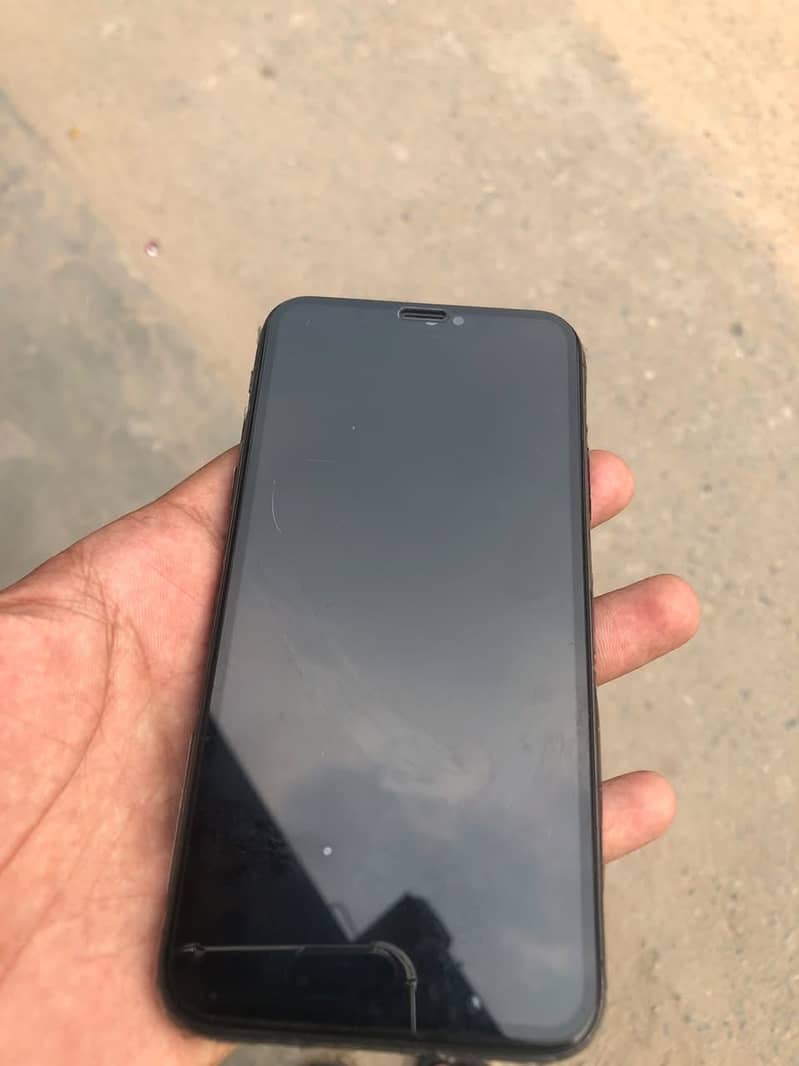 Apple iPhone XS 4
