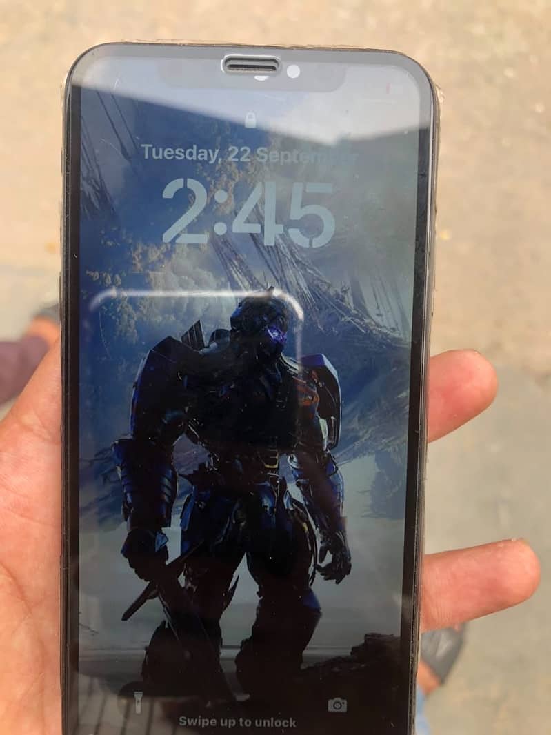 Apple iPhone XS 5