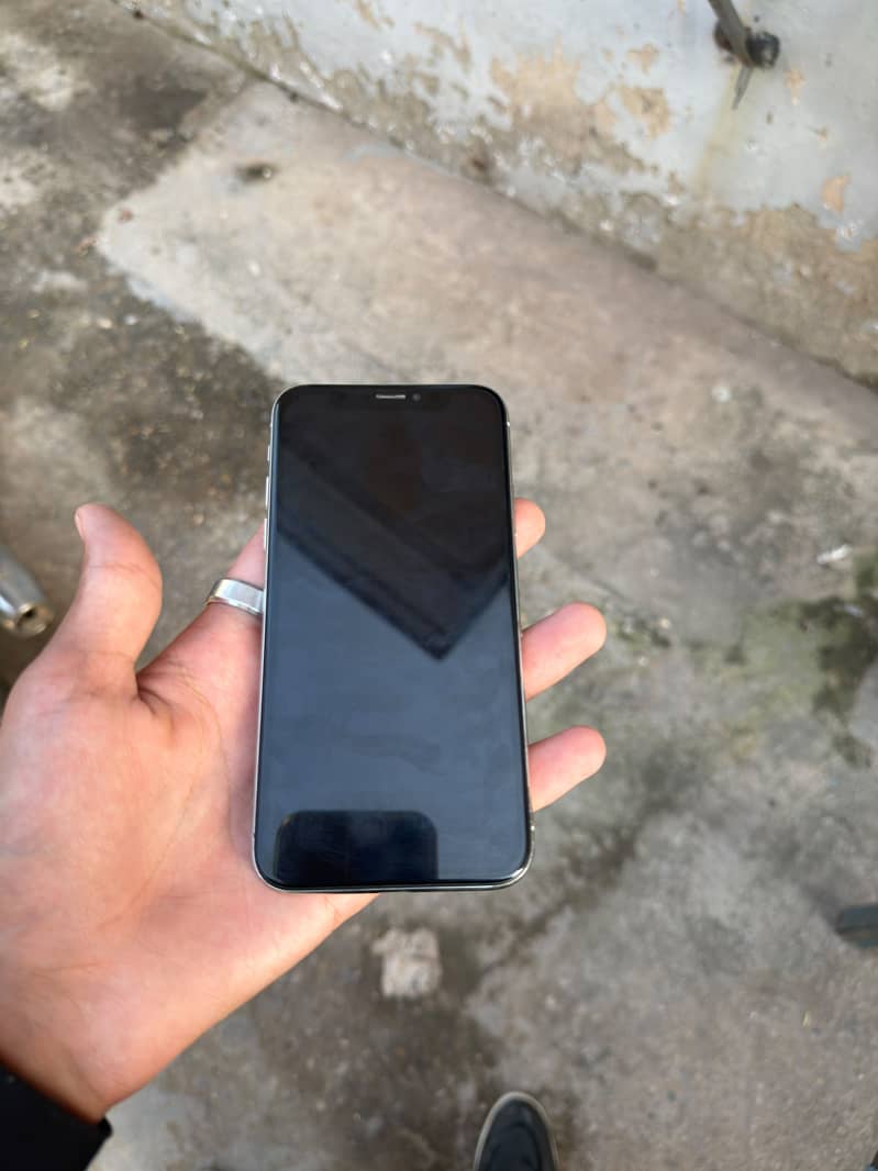 Apple iPhone X 5