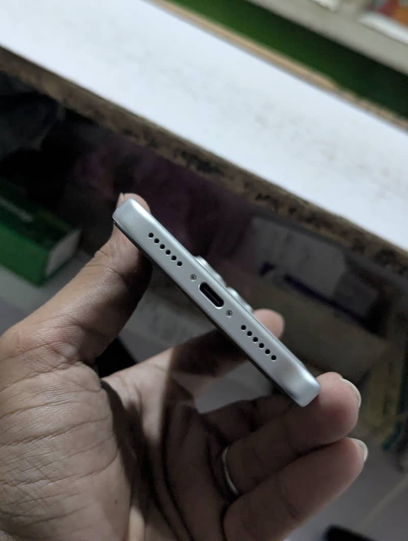 Apple iPhone 17 Pro Max 3