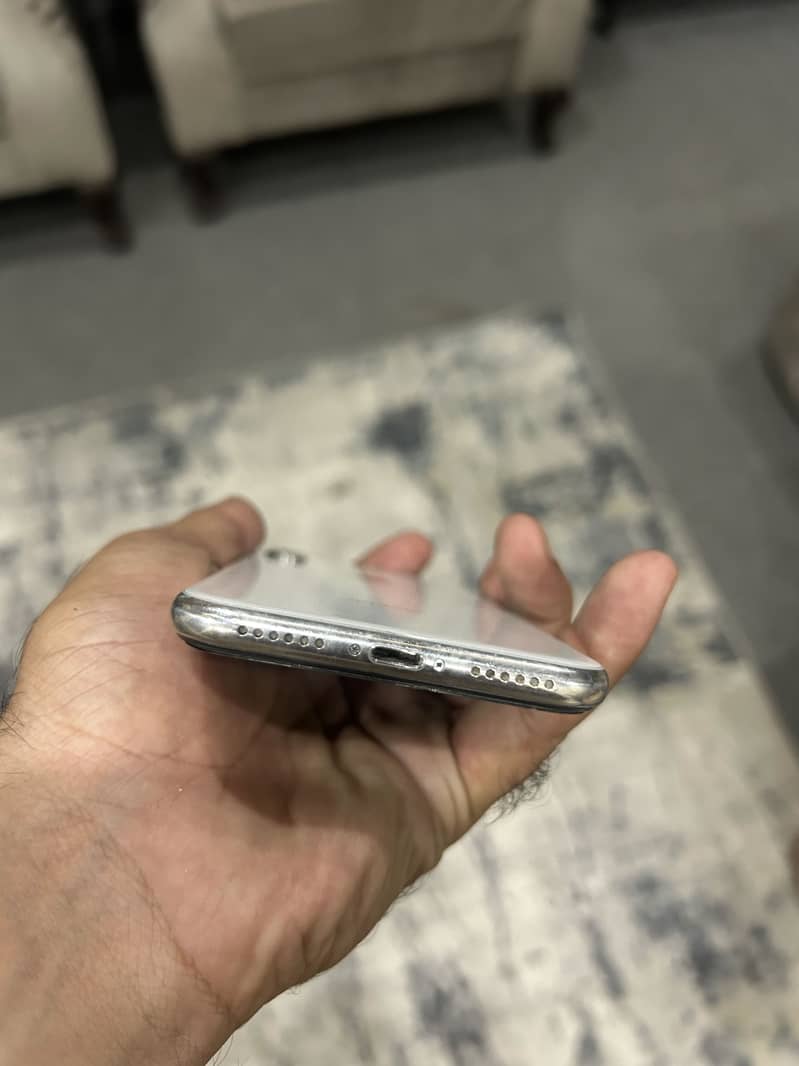 Apple iPhone X 5