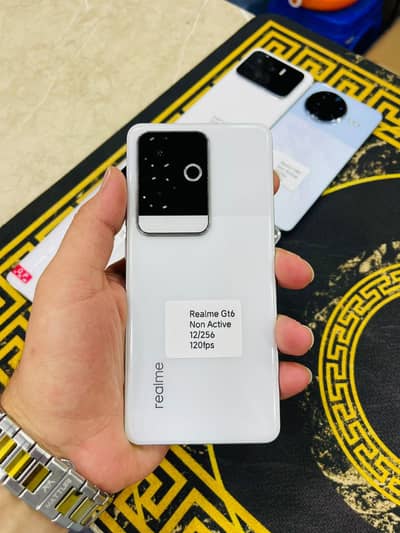 Realme GT 6