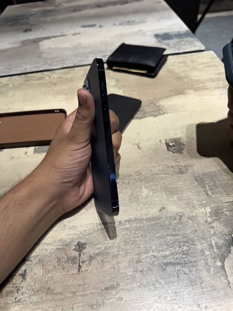 Apple iPhone 12 Pro Max 2