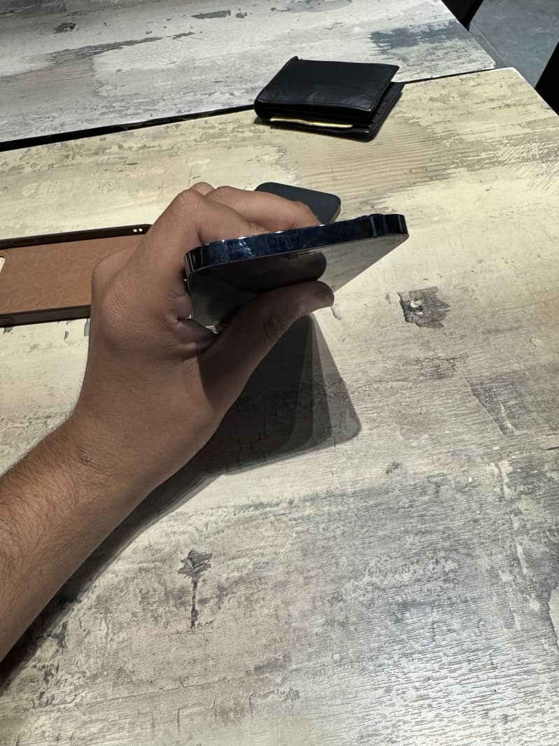 Apple iPhone 12 Pro Max 4