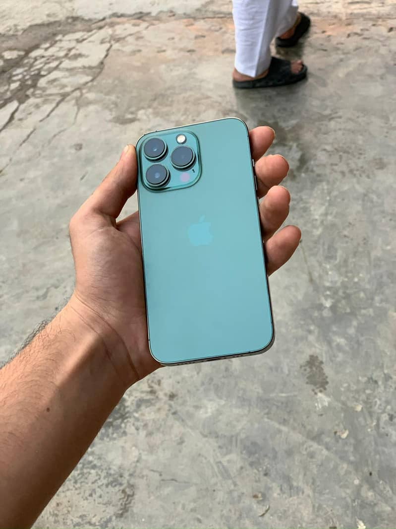 Apple iPhone 13 Pro 1
