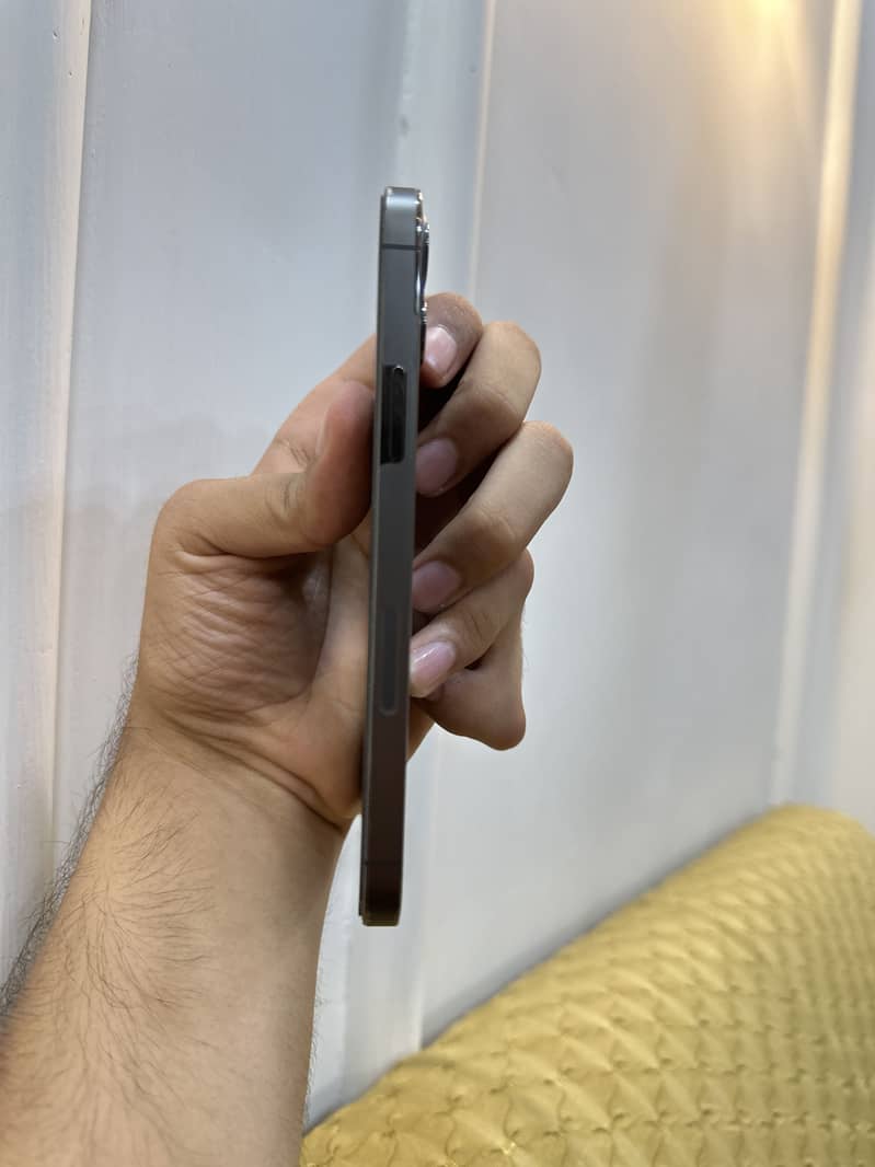 Apple iPhone 12 Pro 1