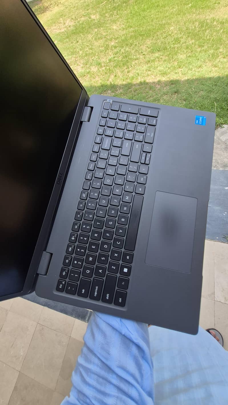 Dell Latitide 3540 1