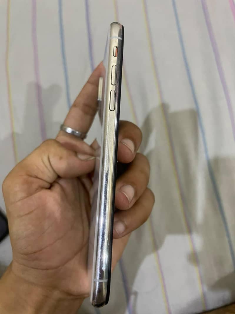 Apple iPhone X 7