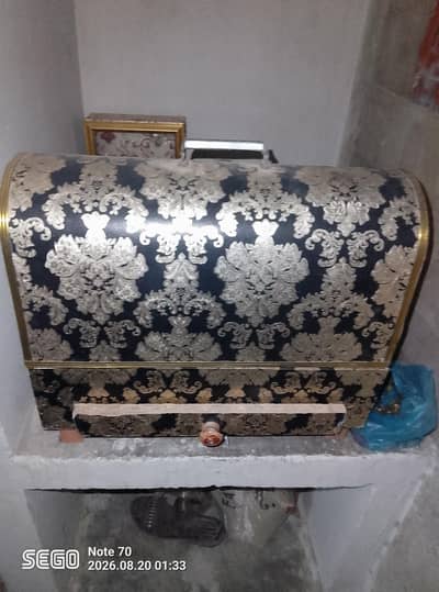Sara saman hai new hai box ke sth