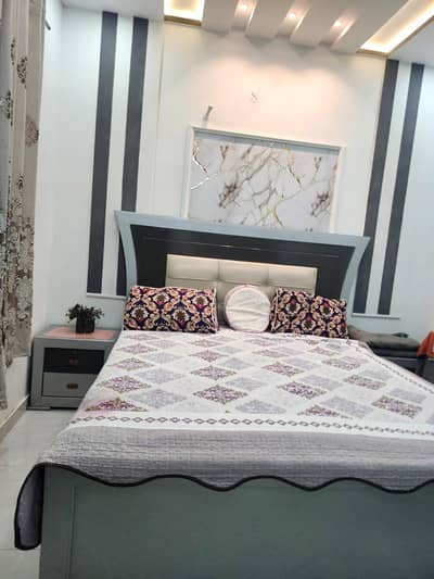 king size bed with 2 side tables