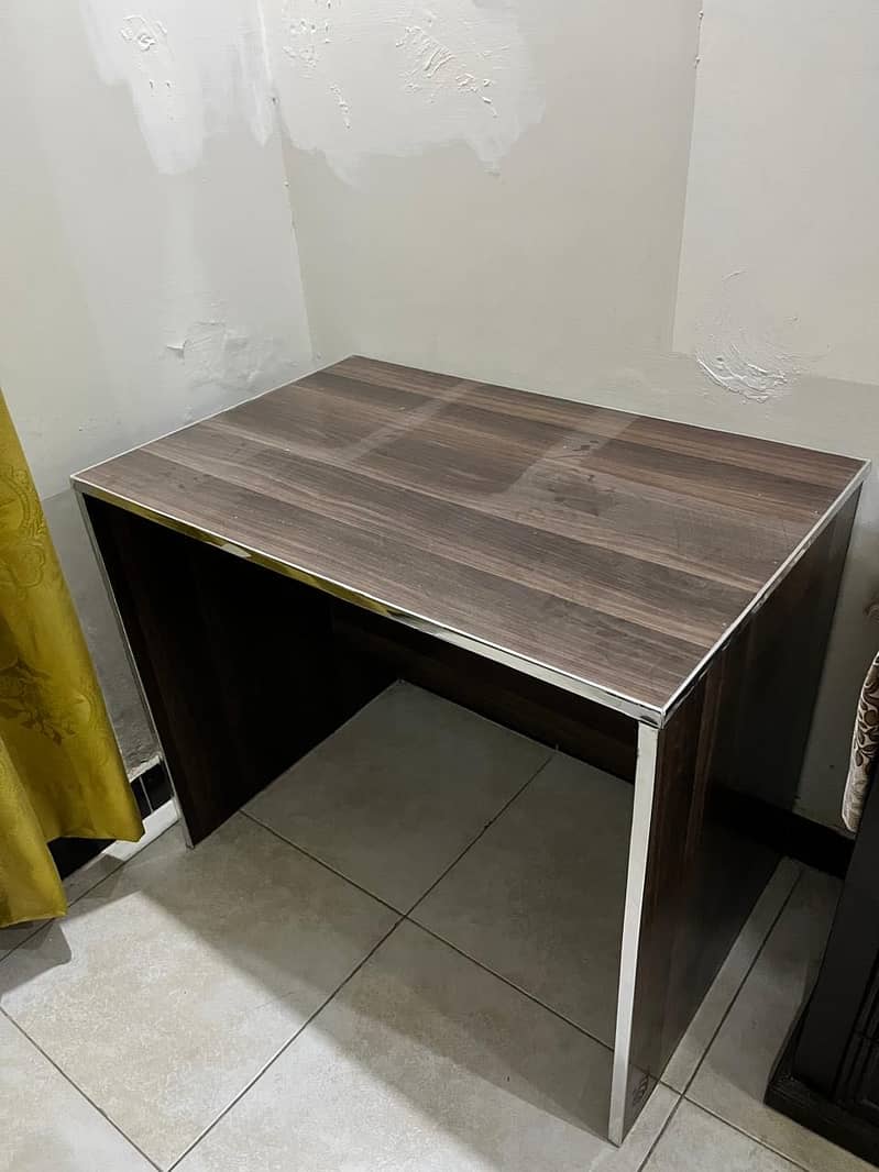 Study table 1