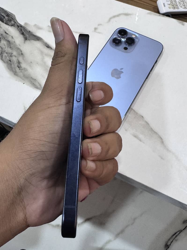 Apple iPhone 15 Pro 3