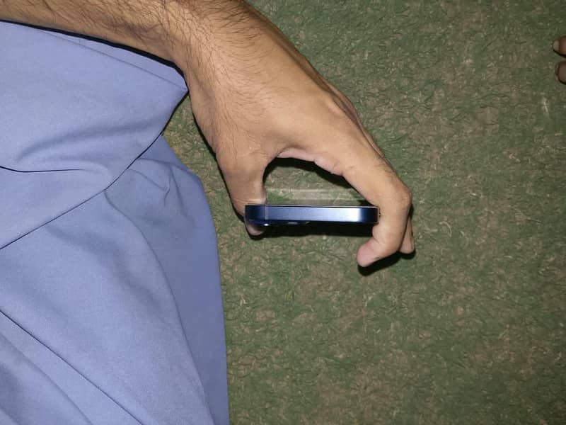 Apple iPhone 14 4