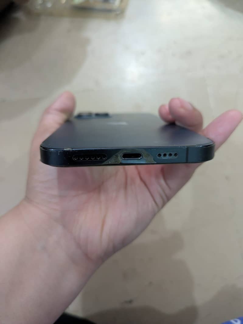 Apple iPhone 12 Pro Max 4