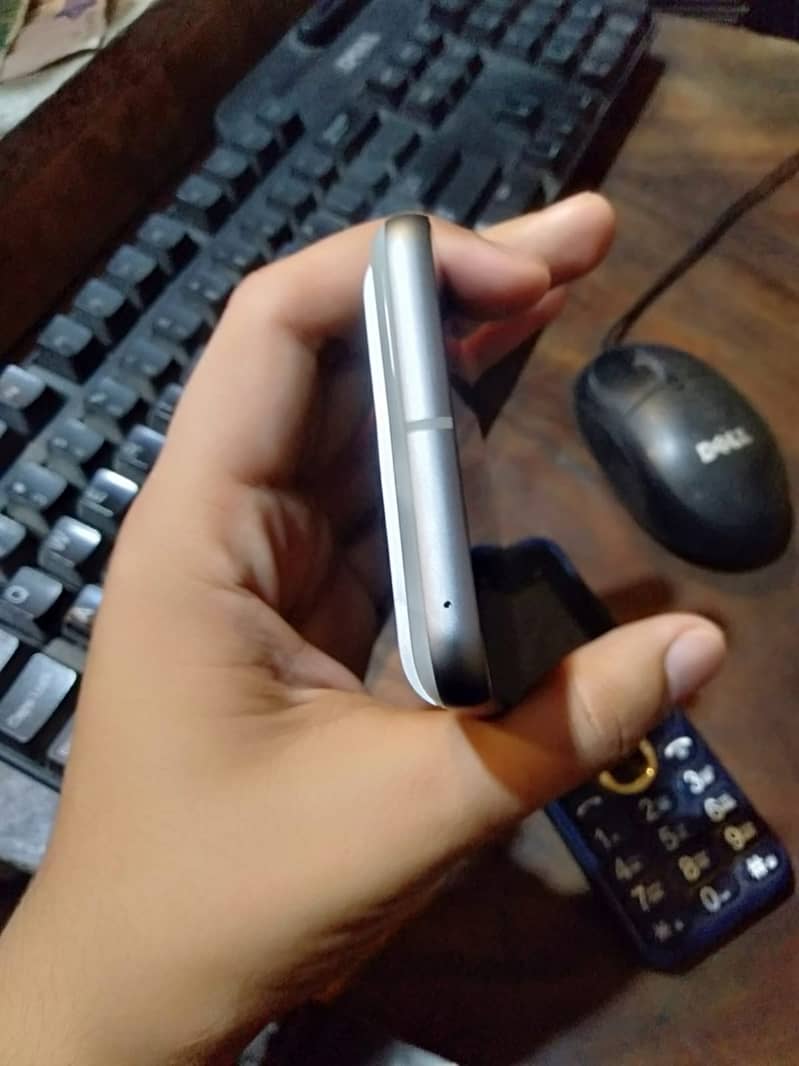 Google Pixel 8 2