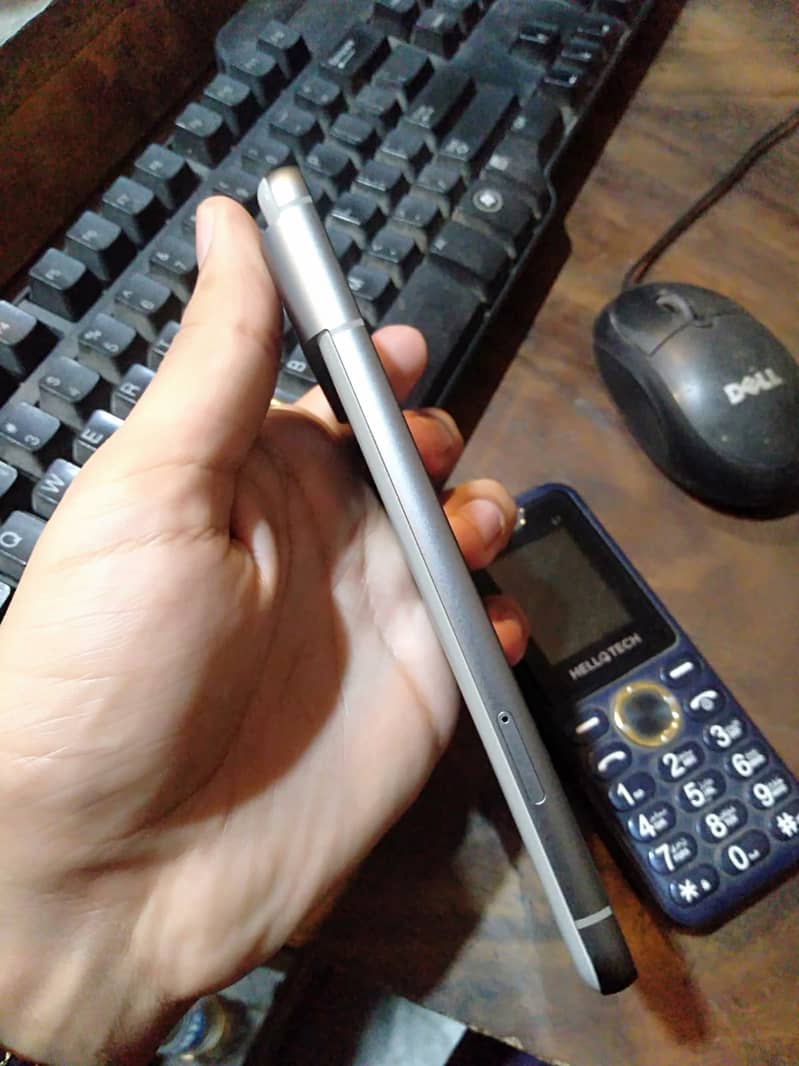 Google Pixel 8 4