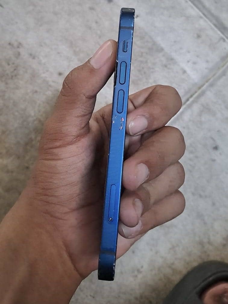 Apple iPhone 12 mini 3