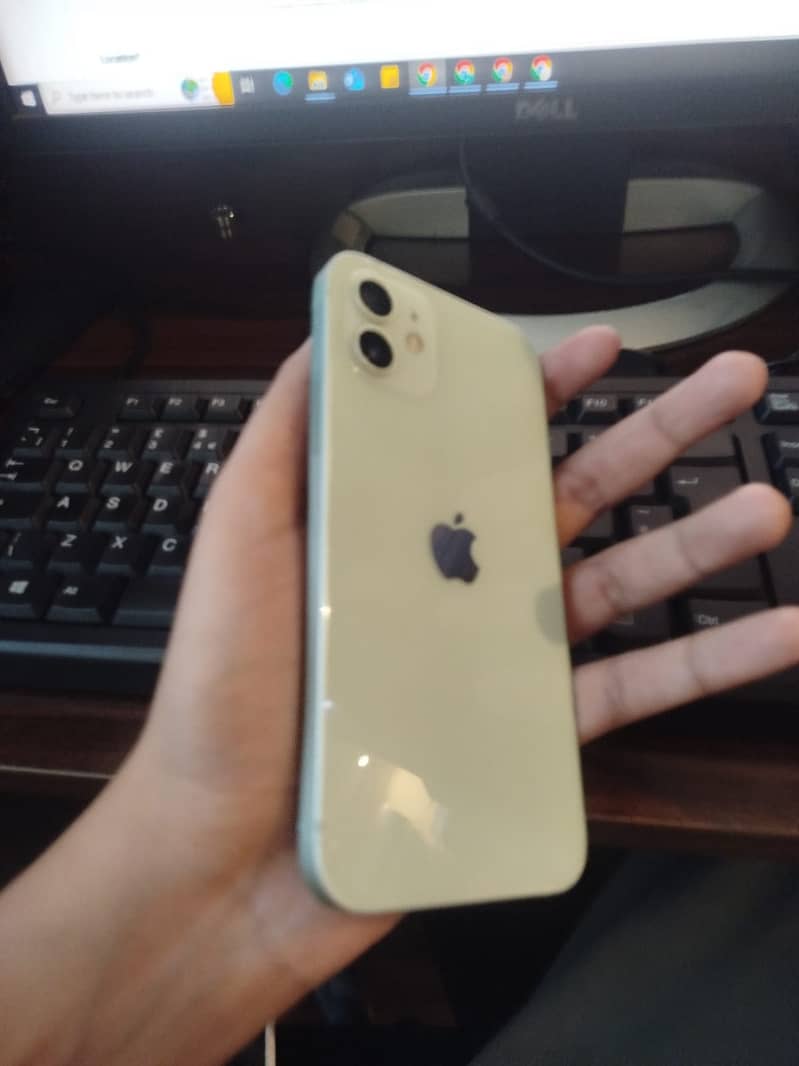 Apple iPhone 12 3