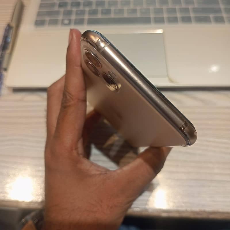 Apple iPhone 11 Pro Max 1