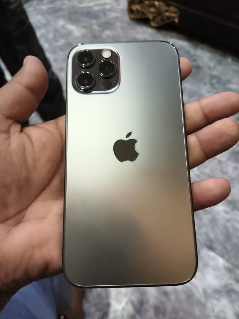 Apple iPhone 12 Pro 3