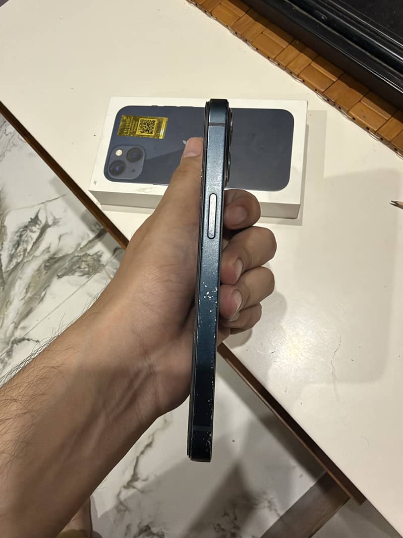 Apple iPhone 13 4