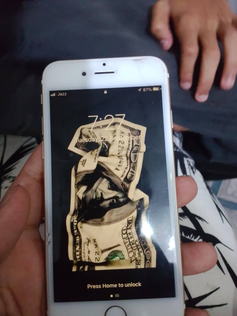 Apple iPhone 6S 1