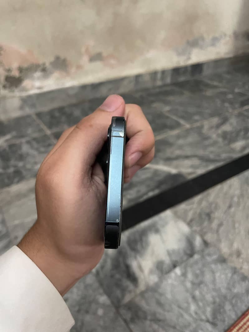 Apple iPhone 12 Pro 4