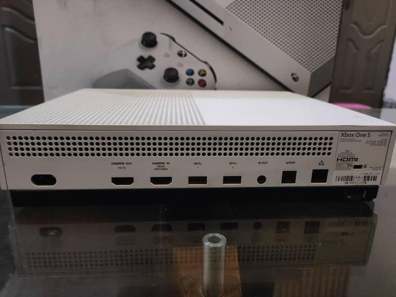 Xbox one s complete box 3