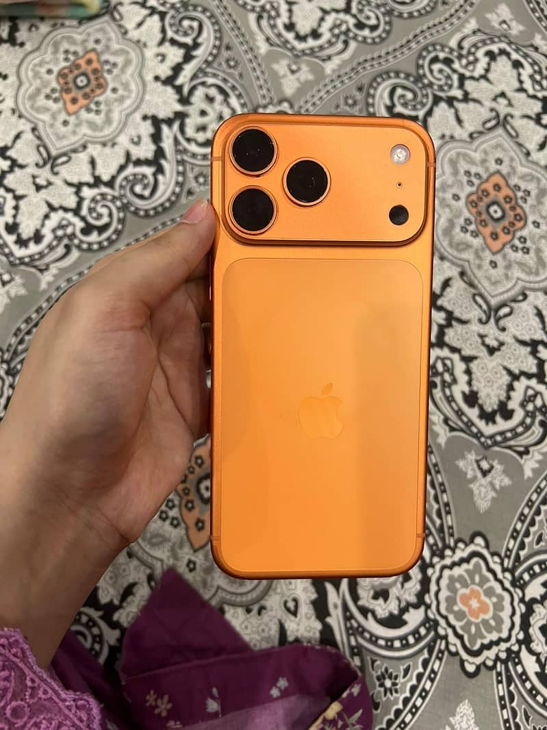 Apple iPhone 17 Pro Max 1