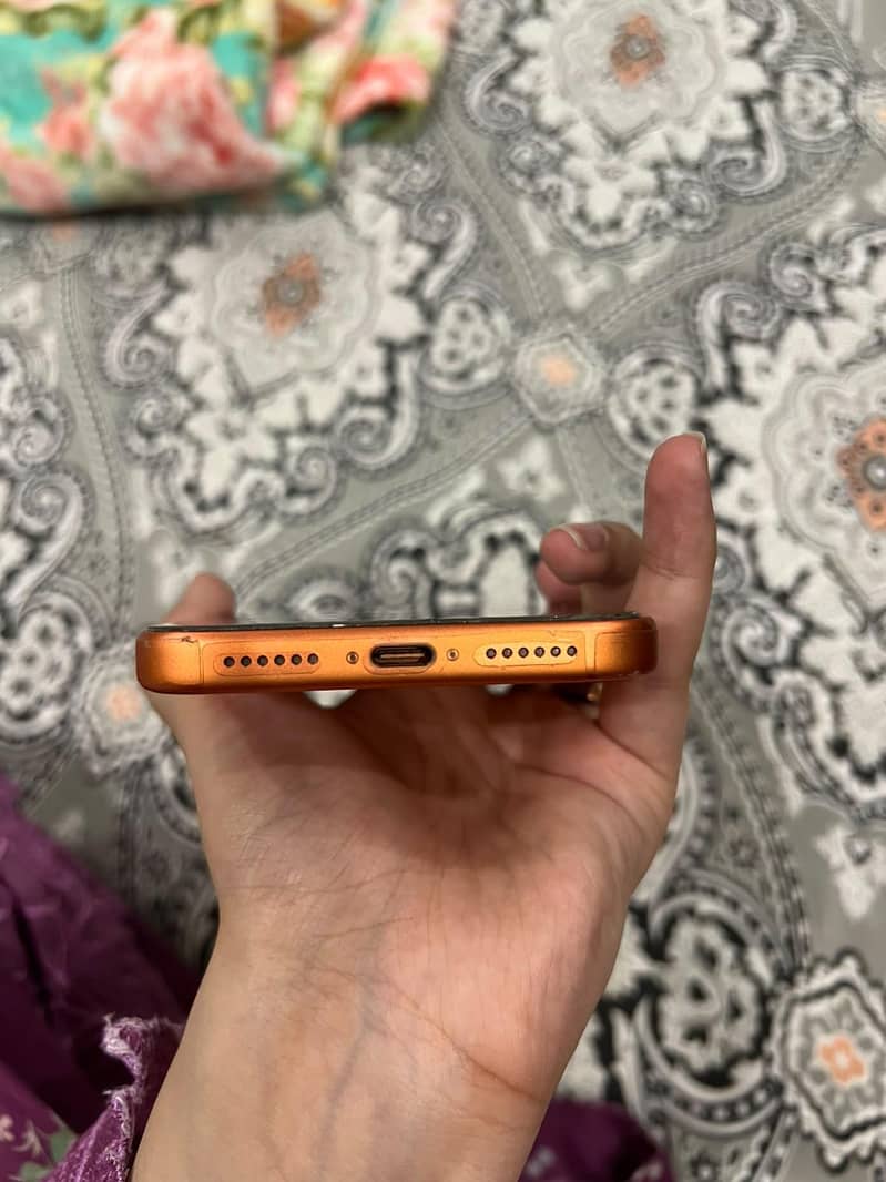 Apple iPhone 17 Pro Max 4