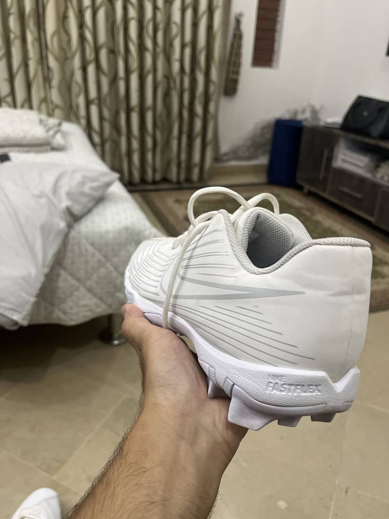 Nike FASTFLEX 8