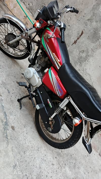 Honda 125 2013 model home use new condition