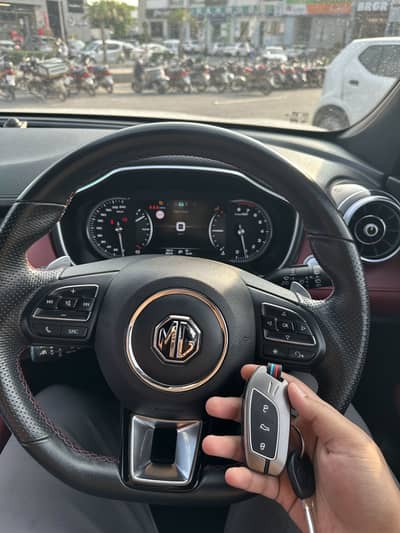 MG HS 2021
