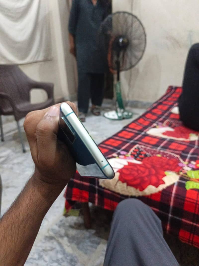 One Plus 8T 4