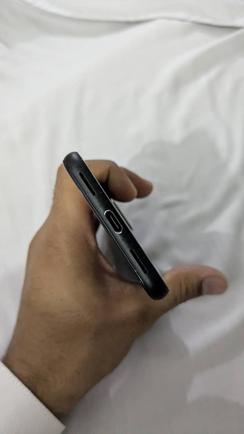 Google Pixel 4 3