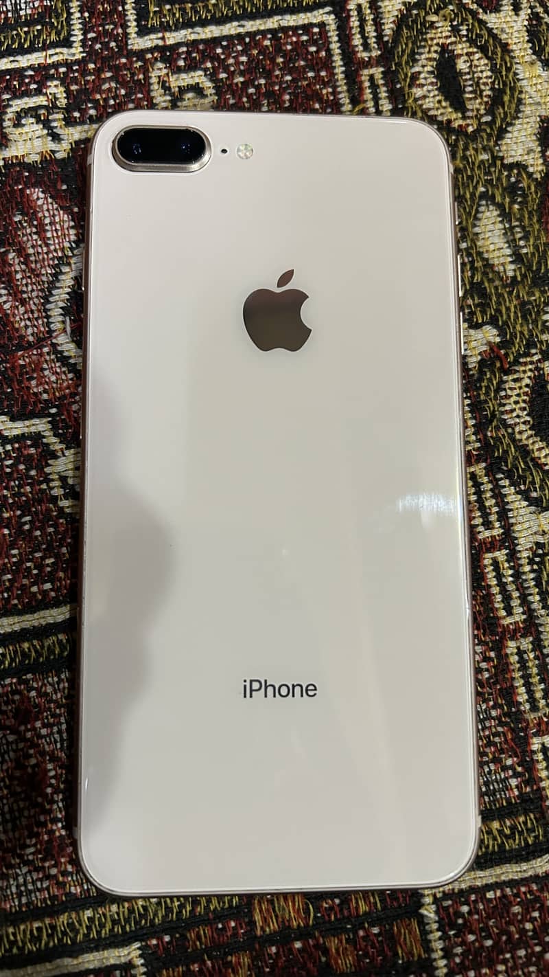 Apple iPhone 8 Plus 3