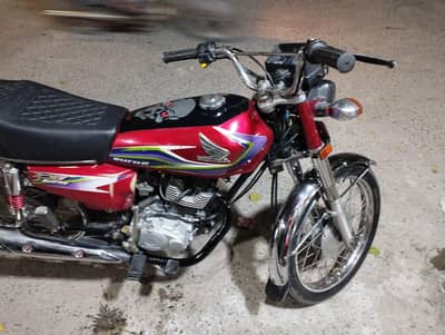 Honda 125 all ok Lush condition 10 by 10 tayres