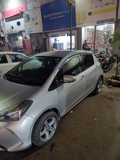 Toyota Vitz 2014