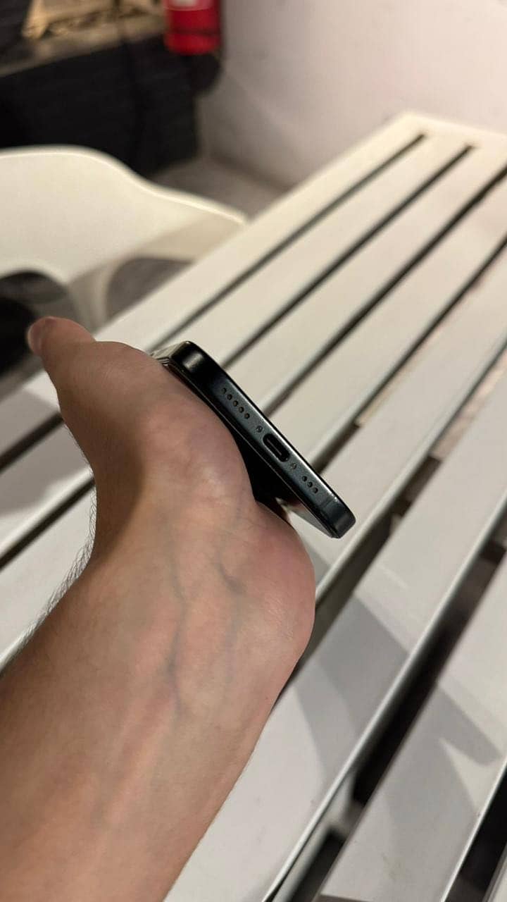 Apple iPhone 15 2