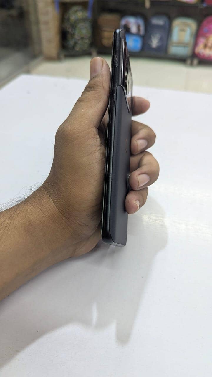 One Plus 10 Pro 4