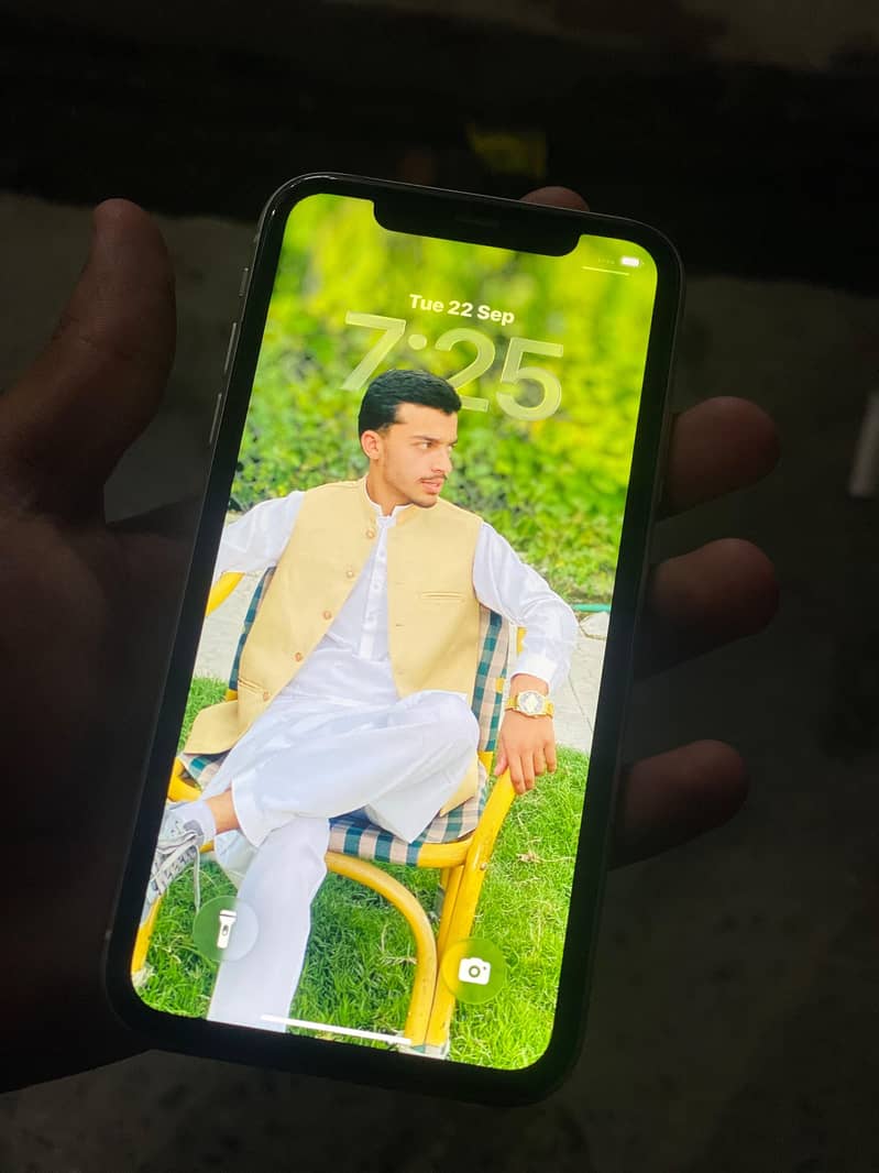 Apple iPhone 11 7