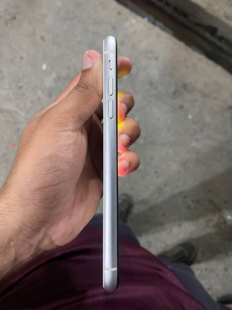Apple iPhone 11 9