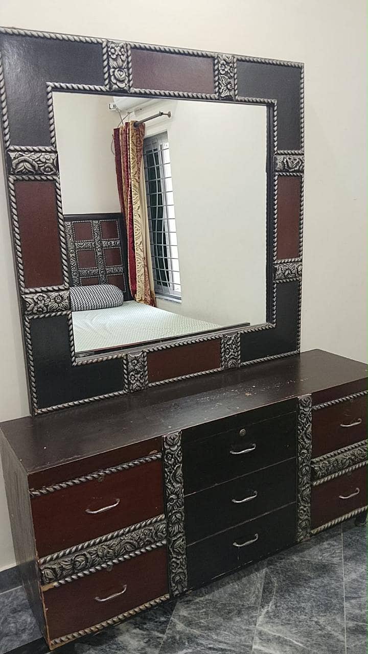  Solid Wood Bed Set with Dressing Table & 2 Side Tables – Excellen 1